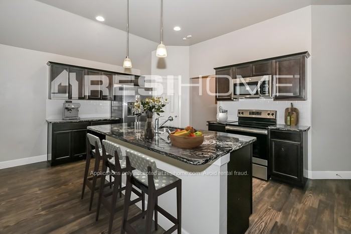 8191 Brighton Avenue - Photo 2 of 19