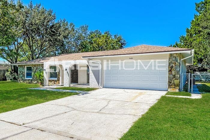 9483 Bayside Ct - Photo 2 of 19