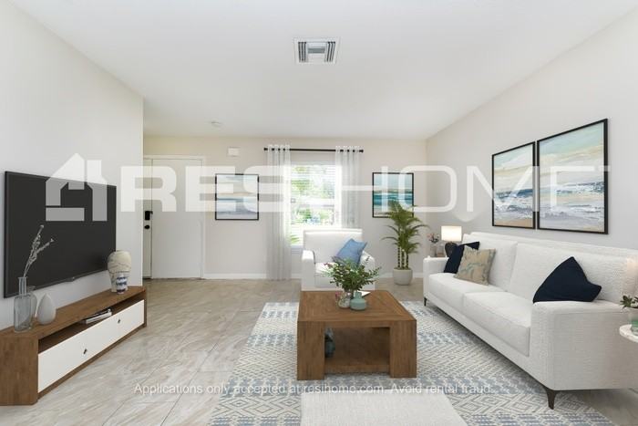 9483 Bayside Ct - Photo 6 of 19