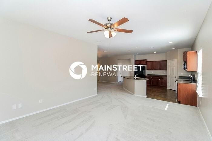 8738 S 57th Dr - Photo 4 of 16