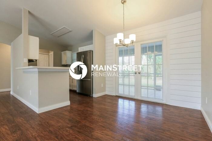 4430 Glordano Ave - Photo 4 of 15