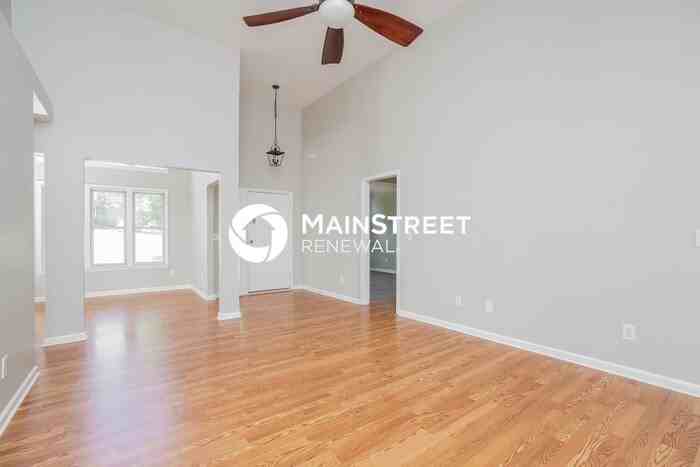 5416 Roxborough Pt - Photo 6 of 17