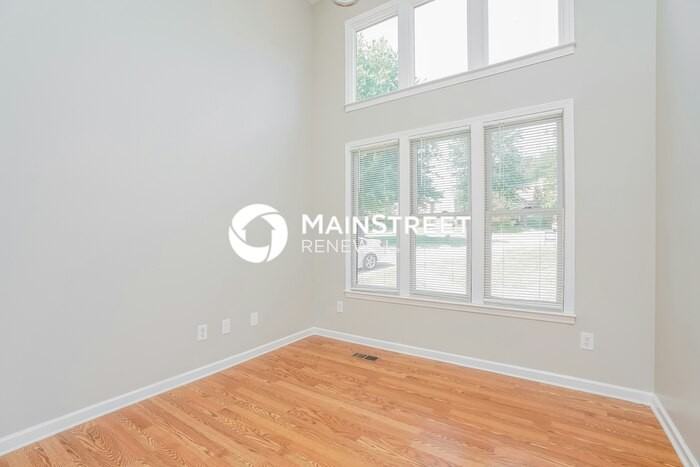 5416 Roxborough Pt - Photo 7 of 17