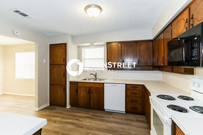 1813 El Paso St - Photo 7 of 16