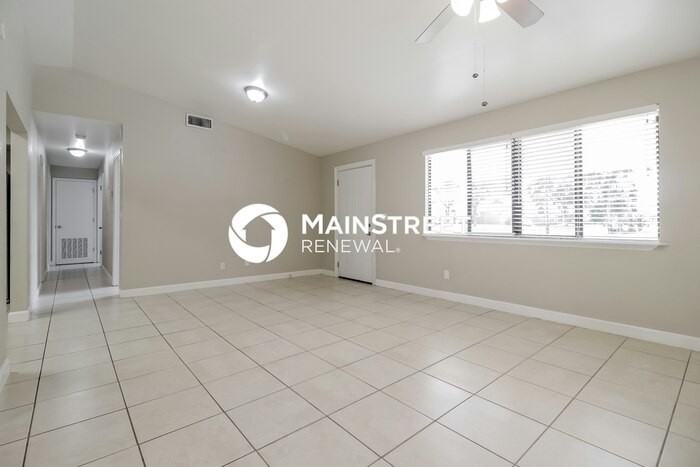 6105 Cannon Ave - Photo 3 of 15