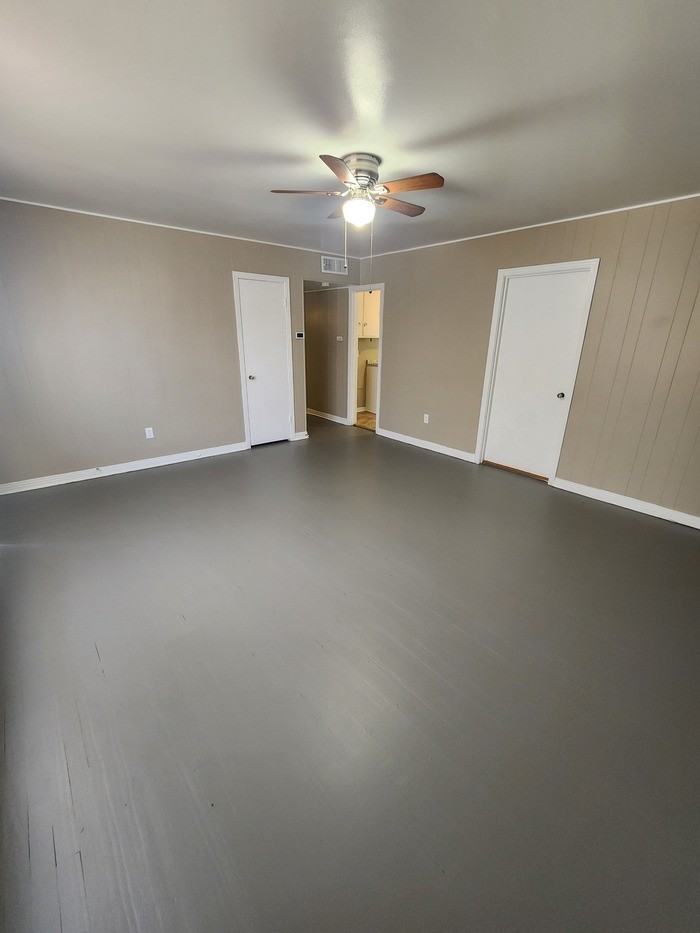 211 Peach St - Photo 4 of 26