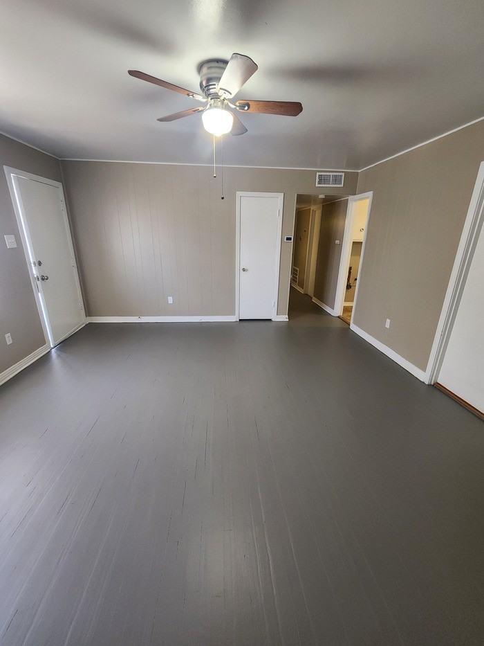 211 Peach St - Photo 5 of 26