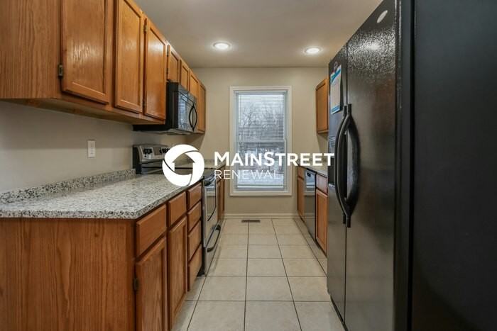 8112 Nw 77th Ct - Photo 6 of 16