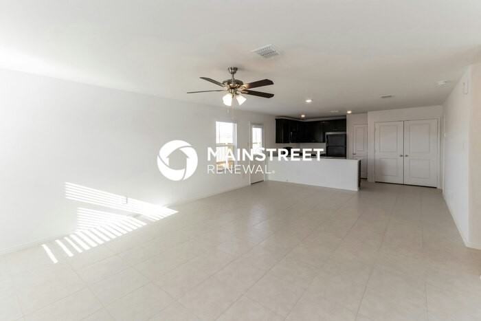 3101 Helix Bay Dr - Photo 4 of 17