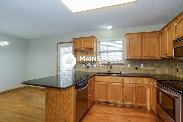 1222 Sw Windcrest Ct - Photo 5 of 17