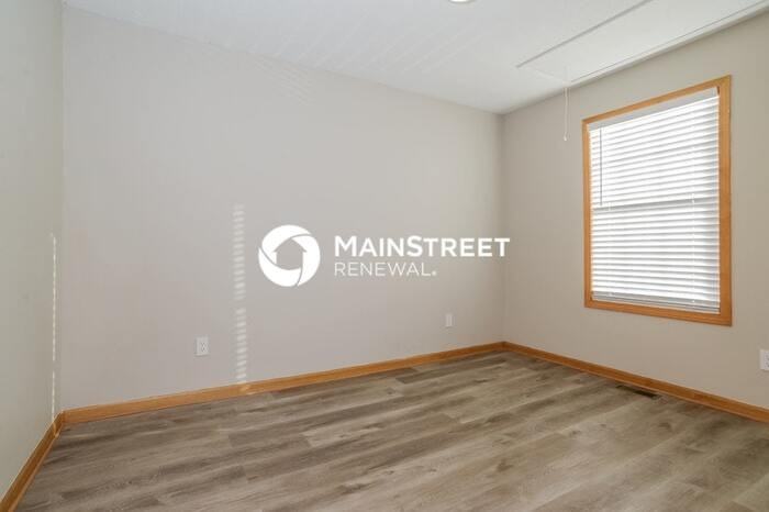 1222 Sw Windcrest Ct - Photo 7 of 17