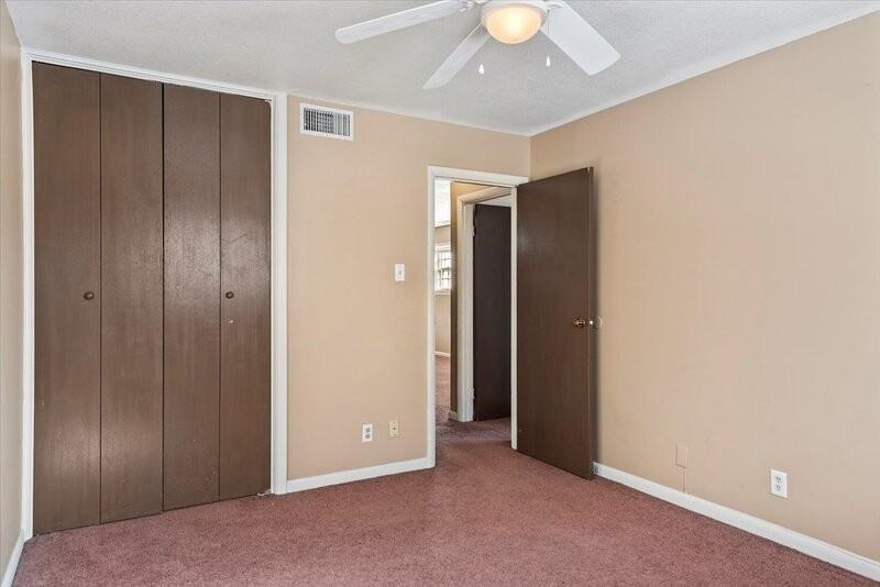 117 S Elder Ln - Photo 3 of 7