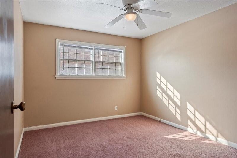 117 S Elder Ln - Photo 4 of 7