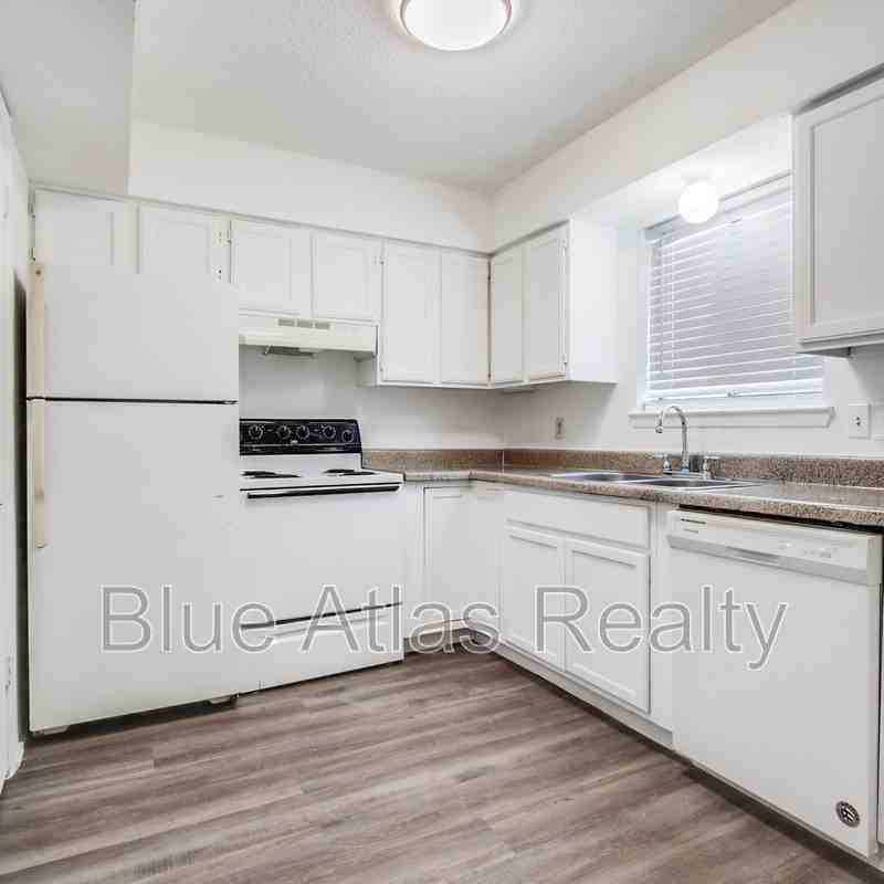 2718 Wimbledon Ct - Photo 4 of 10