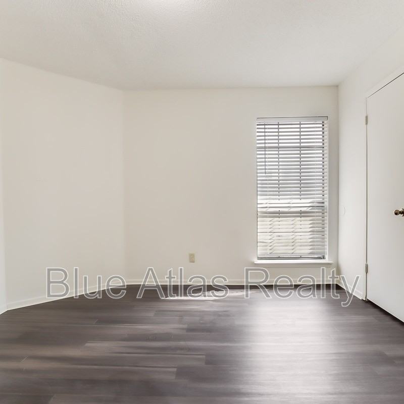 2718 Wimbledon Ct - Photo 5 of 10