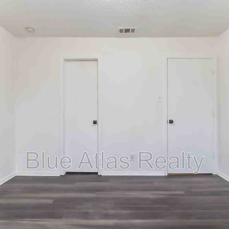 2718 Wimbledon Ct - Photo 7 of 10