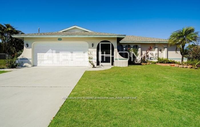 3226 Sw 5th Pl - Photo 2 of 18