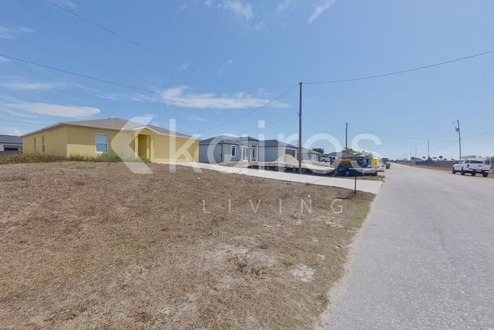 2227 Nw 11th Ct - Photo 2 of 26