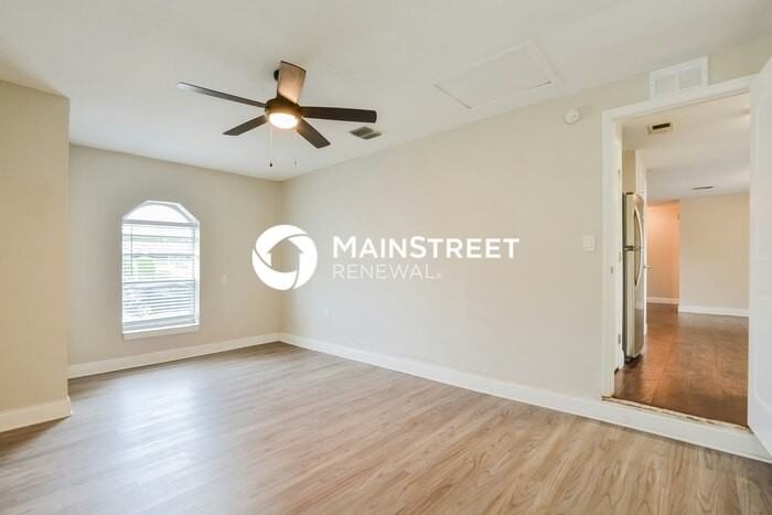 106 Hughes Ave - Photo 4 of 16