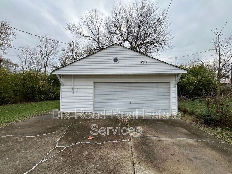 4914 Gardendale Ave - Photo 4 of 12