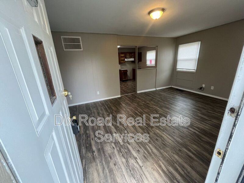 4914 Gardendale Ave - Photo 5 of 12