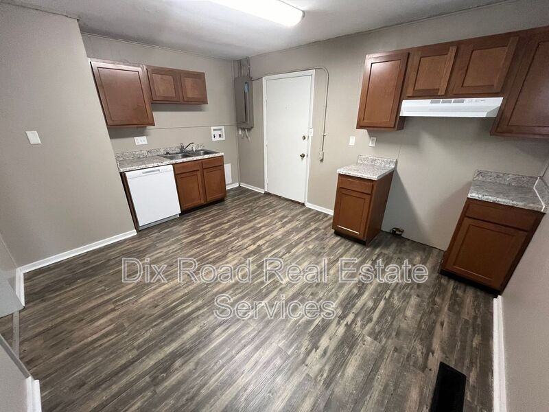 4914 Gardendale Ave - Photo 6 of 12