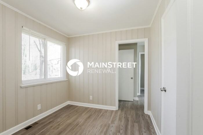 1913 Finchley Dr - Photo 7 of 16