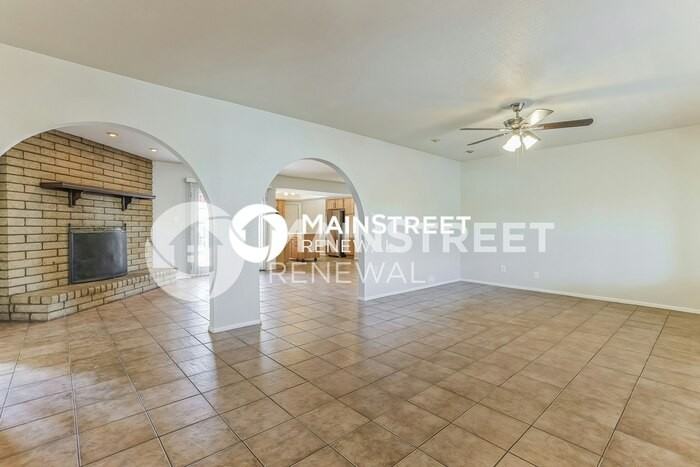 2515 E Del Rio Dr - Photo 3 of 16