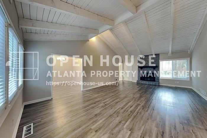 252 Paxton Cir - Photo 4 of 21