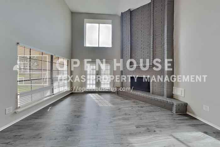 2010 Creekshire Dr - Photo 4 of 21