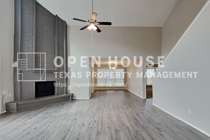 2010 Creekshire Dr - Photo 5 of 21