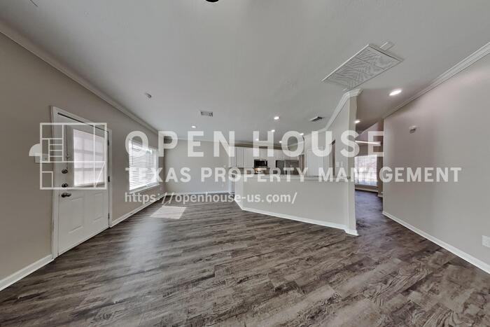 13007 Bretford Ct - Photo 4 of 23