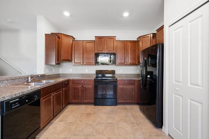 7678 Ginger Lily Ct - Photo 7 of 28