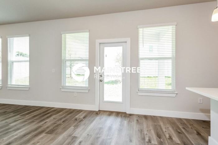 313 S Pine St - Photo 7 of 17