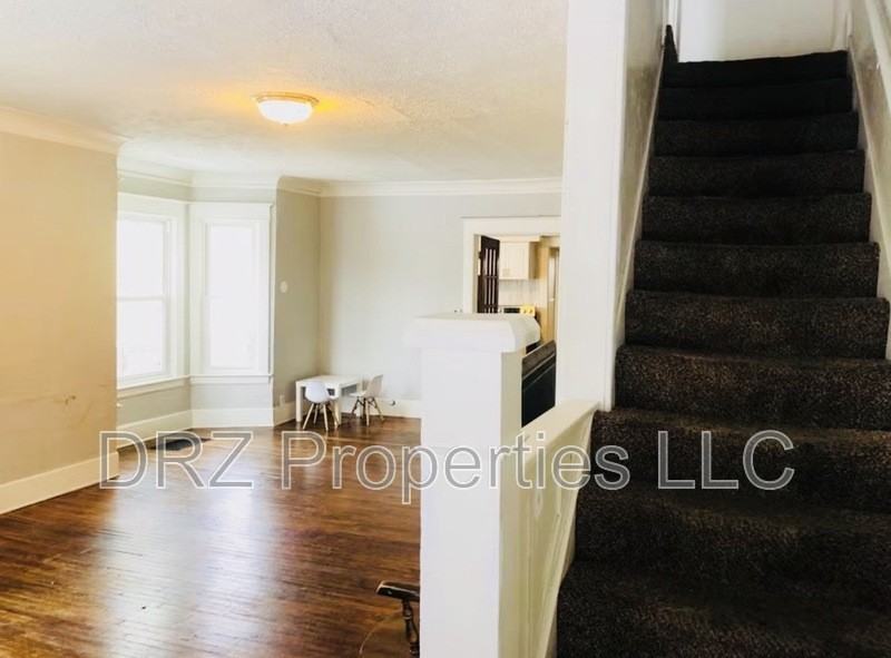 1017 Bridge St Nw - Photo 6 of 14