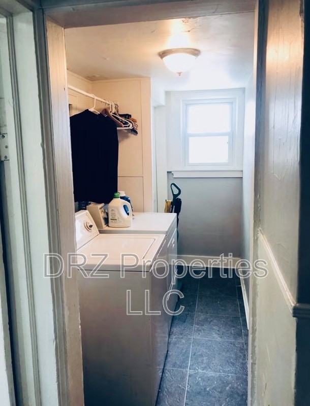 1017 Bridge St Nw - Photo 7 of 14