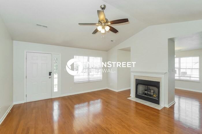 4037 Gumwood Ln - Photo 5 of 16