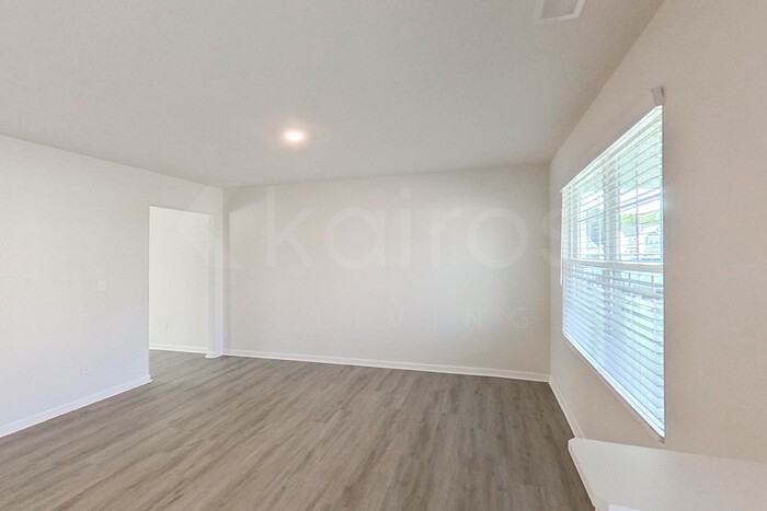 121 W Luminous Way - Photo 4 of 25