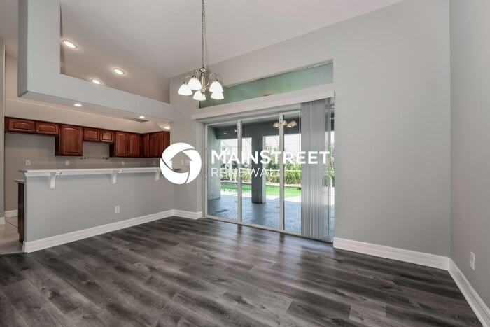 1326 Ne 3rd Ave - Photo 5 of 16