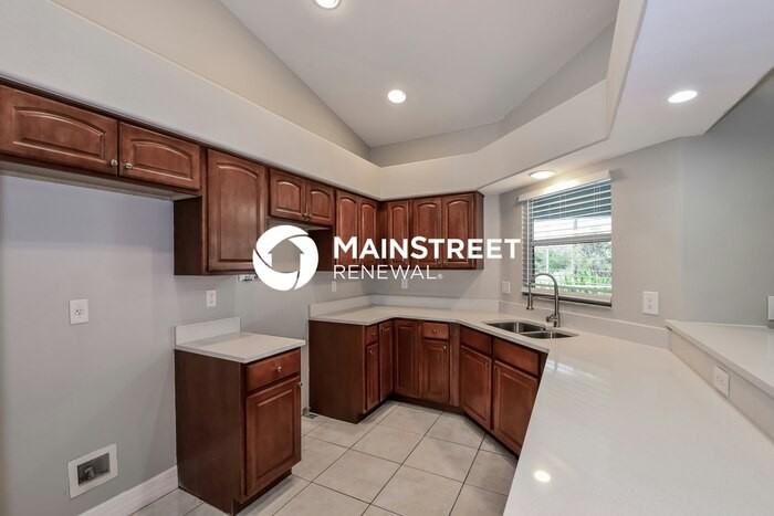 1326 Ne 3rd Ave - Photo 6 of 16