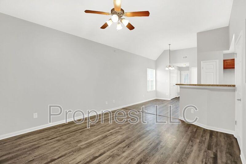 771 Barrington Woods Cv #4 - Photo 2 of 15