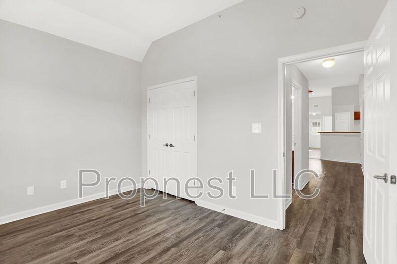 771 Barrington Woods Cv #4 - Photo 7 of 15