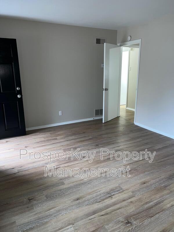 4035 Keating Dr - Photo 3 of 15