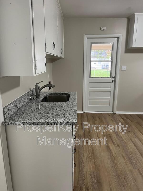 4035 Keating Dr - Photo 5 of 15