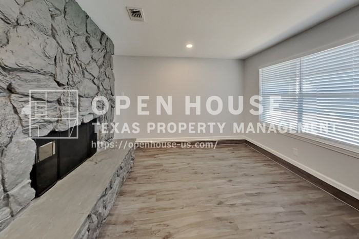 4135 Lufborough Dr - Photo 5 of 22