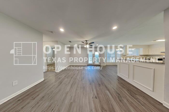 4135 Lufborough Dr - Photo 7 of 22