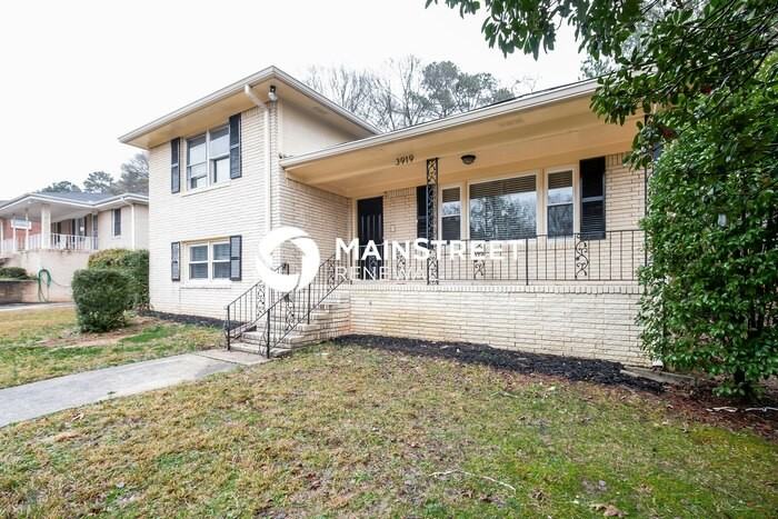 3919 Wisteria Ln Sw - Photo 2 of 15