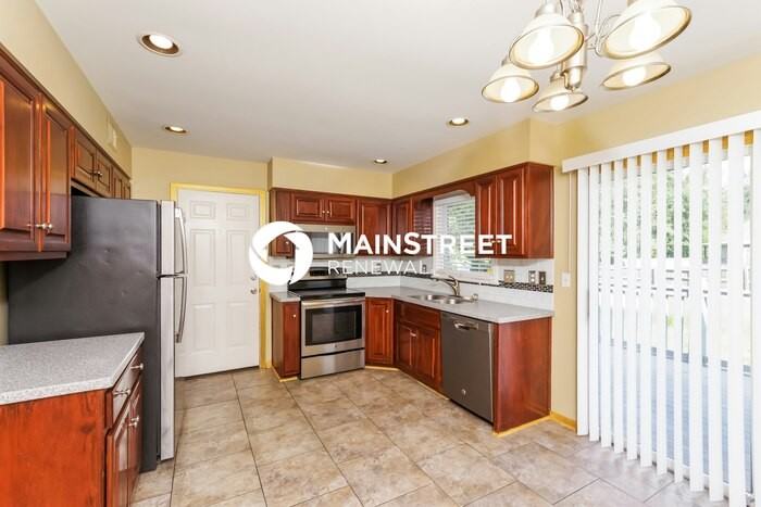 4813 Grecian Ct - Photo 6 of 17