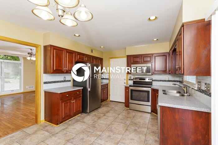 4813 Grecian Ct - Photo 7 of 17