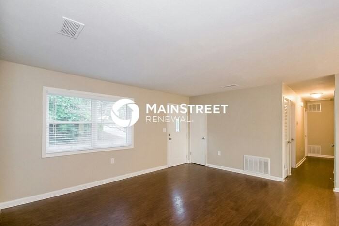 4545 Sahara Dr Sw - Photo 2 of 14